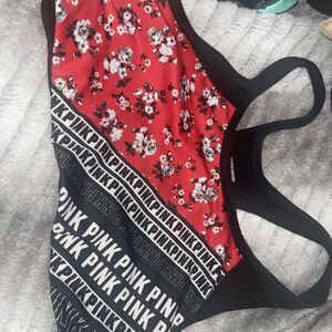 PINK Victorias Secret Red Black Logo Ditsy Floral Ultimate Sport Bra Medium